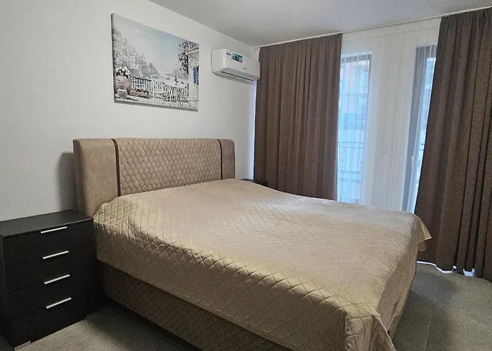 Terassen-boutique -emperium 105a Свети-Влас